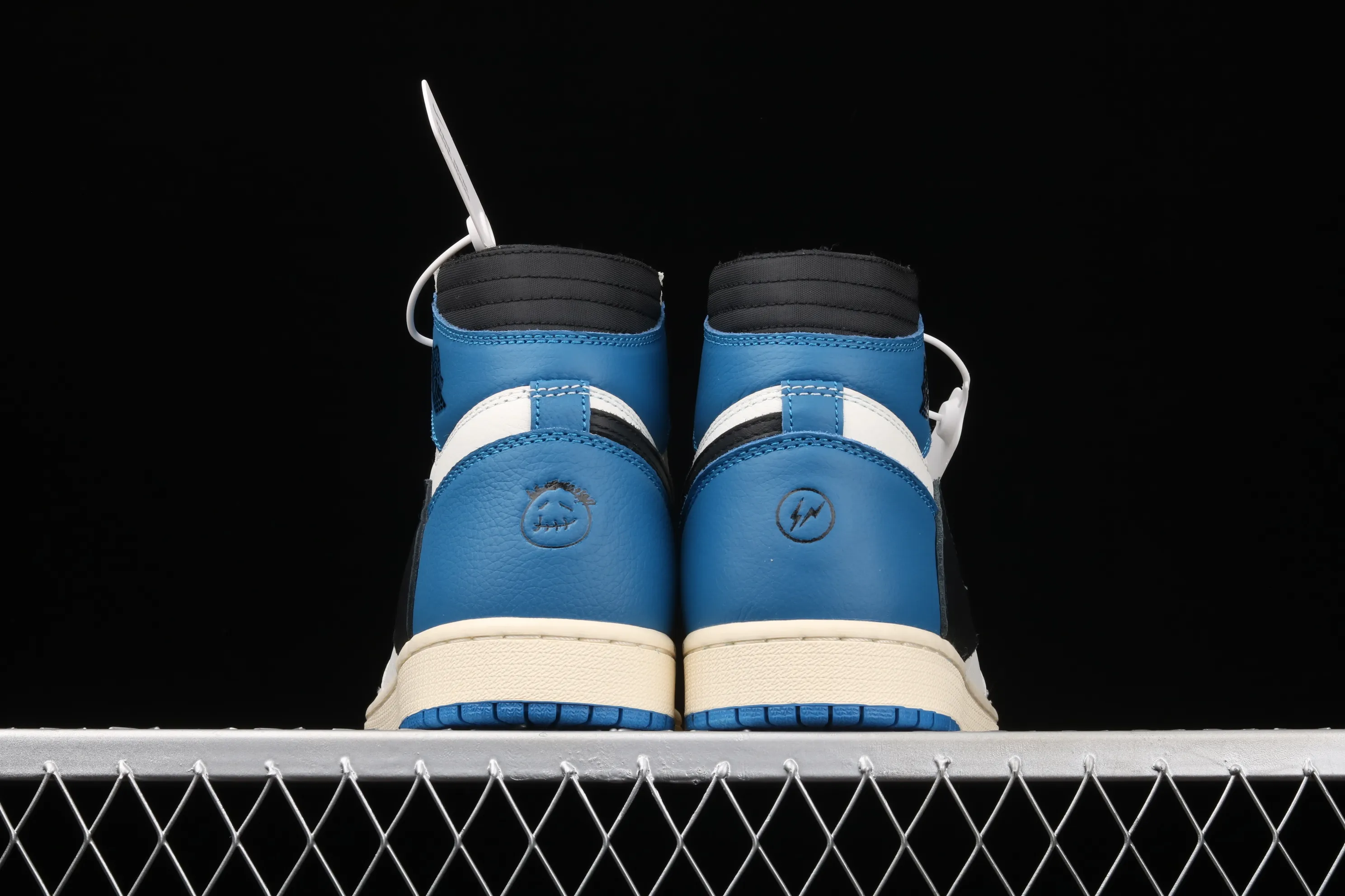 All Categories Air Jordan Jordan Series Basketball Shoes Air Jordan 1 High Travis Scott x Air Jordan 1 High OG AJ1 Lightning Overhead DH3227-105